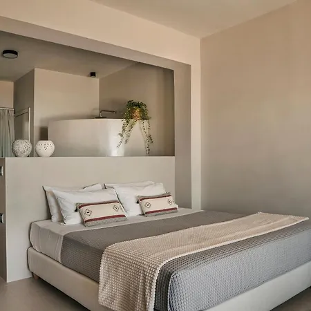 Votsalo Suite-grand Blue * Lixouri